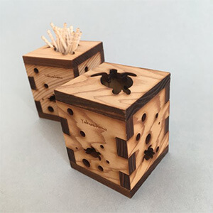 屋久杉 ウミガメ楊枝入れ